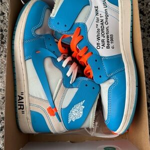 Jordan 1 Retro High
Off-White University Blue